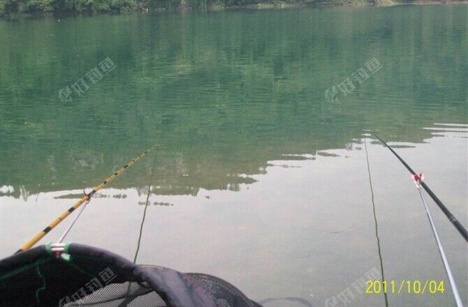 老熊湾水库，有一个好的钓鱼溏，水好鱼好，吃了都想。