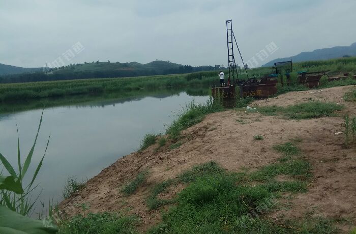 英英饭店前最右岔路口