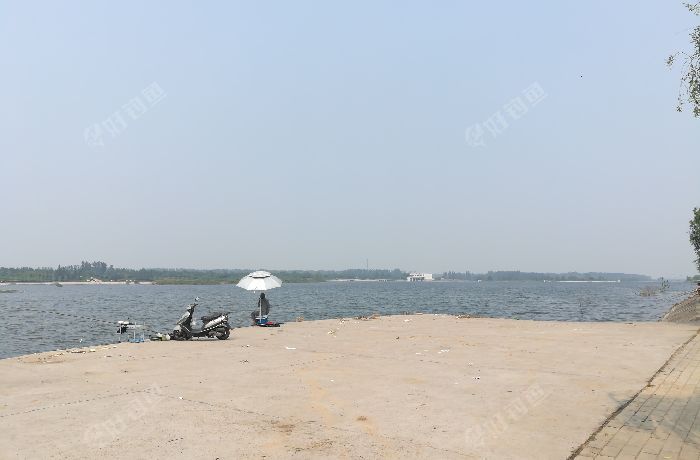 同力桥东水坝上游