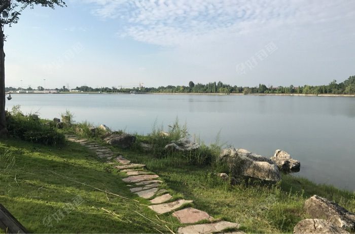 铁三赛场人工湖