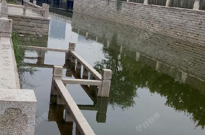 人民路阳澄湖西路御窑商业街边