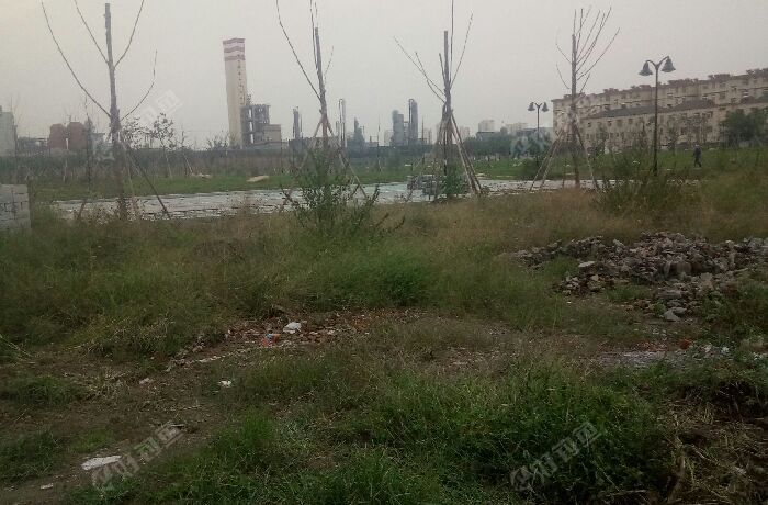 东方红队公园河沟