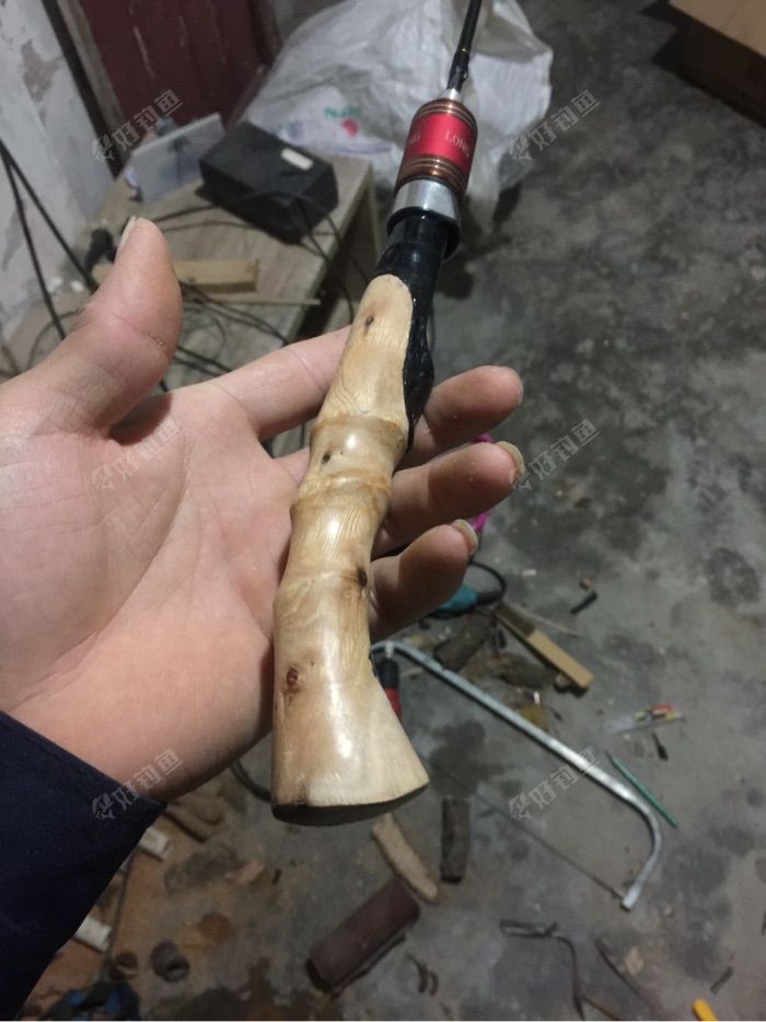 今天又做了一个枪柄的